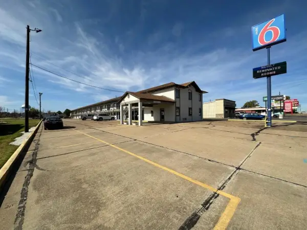 Motel 6-Dyersburg, TN 7